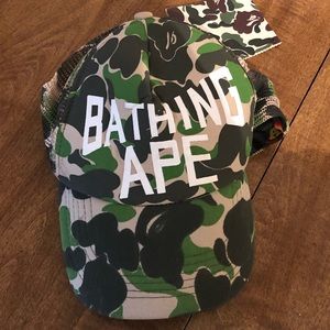 Bathing ape camo truck cap 05-06
100% Authentic!!!